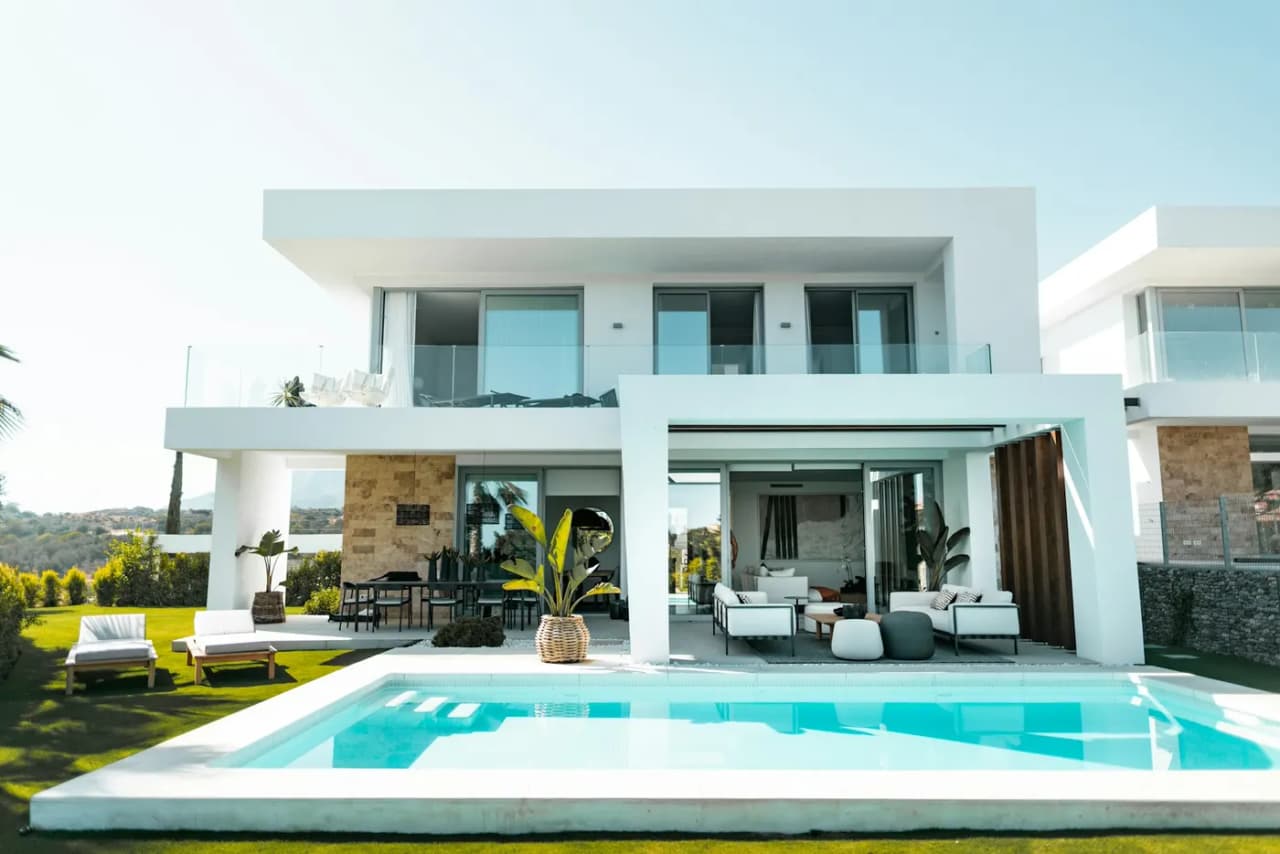 Villa contemporaine avec piscine